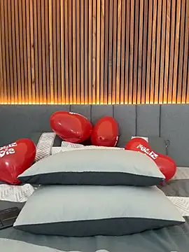 EmiilyAdams  online show from 14, 2, 2025