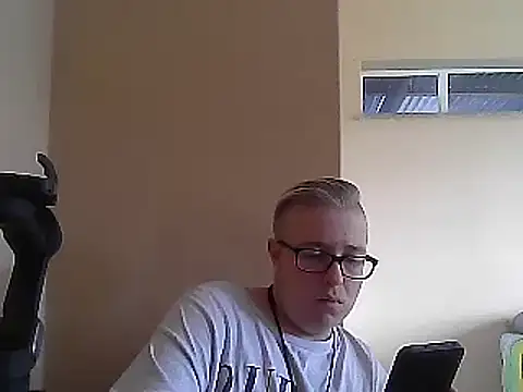 bisexualboy05 online show from 13, 1, 2025