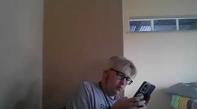 bisexualboy05 online show from 12, 3, 2025