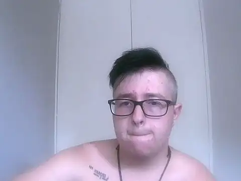 bisexualboy05 online show from 23, 2, 2026