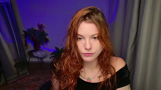 Snapshot of Elsie_Ginger chatting on 17, 12, 2025 Elsie Ginger online show from 17, 12, 2025