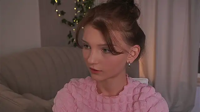 Snapshot of CindyGarrison chatting on 4, 6, 2026 CindyGarrison online show from 4, 6, 2026