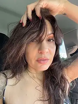 Snapshot of BeautifulMesss chatting on 12, 6, 2026 BeautifulMesss online show from 12, 6, 2026