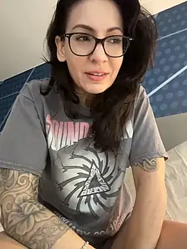 BeautifulMesss online show from 19, 4, 2026