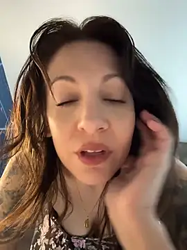 BeautifulMesss online show from 22, 4, 2026