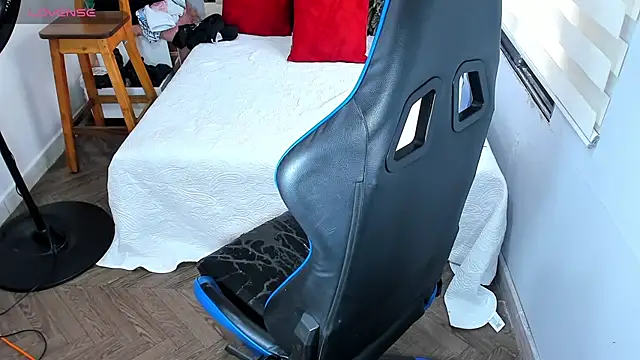 Snapshot of Backsex_boy chatting on 11, 11, 2025 Backsex boy online show from 11, 11, 2025