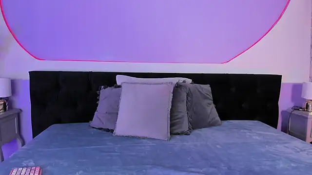 Julieta Cortes   online show from 20, 11, 2025