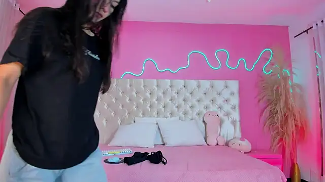 Julieta Cortes   online show from 30, 3, 2026