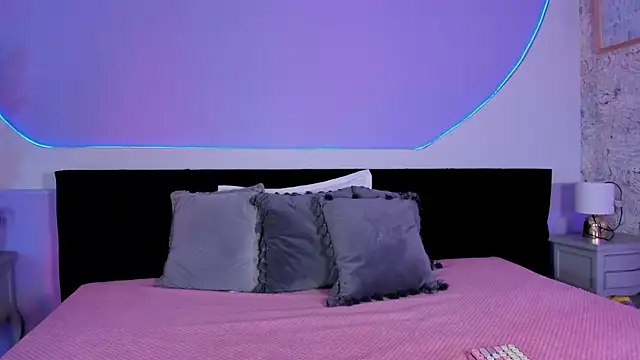 Julieta Cortes   online show from 5, 12, 2025