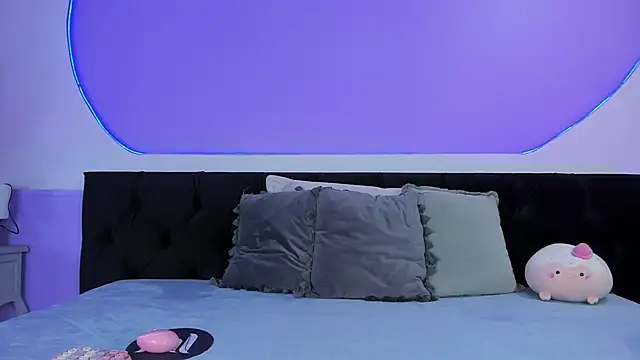 Julieta Cortes   online show from 14, 10, 2025