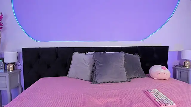 Julieta Cortes   online show from 17, 10, 2025