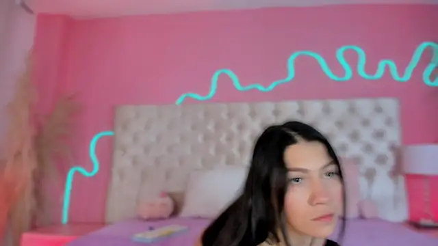 Julieta Cortes   online show from 7, 2, 2026