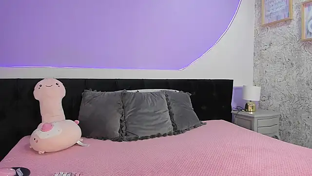 Julieta Cortes   online show from 28, 10, 2025