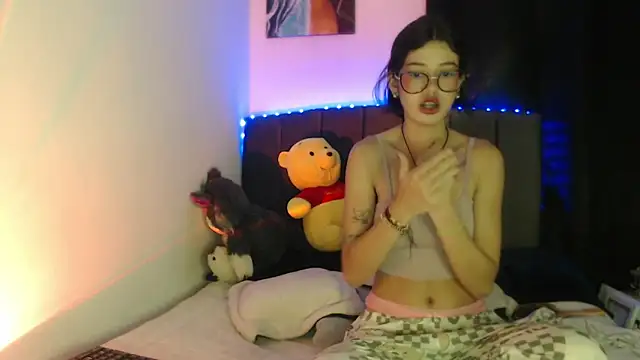 Snapshot of ily_bea chatting on 12, 4, 2026 ily bea online show from 12, 4, 2026