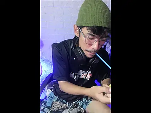 cloudyth1994 online show from 12, 1, 2026