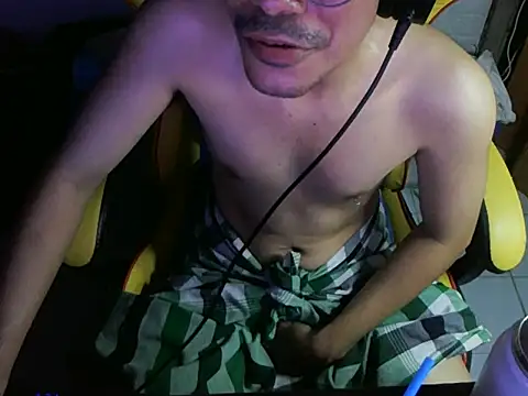 cloudyth1994 online show from 16, 10, 2025