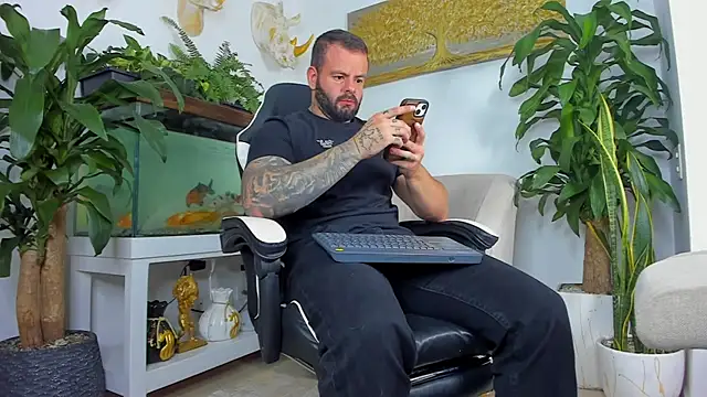 Snapshot of Johnnygrayson1 chatting on 25, 4, 2026 Johnnygrayson1 online show from 25, 4, 2026
