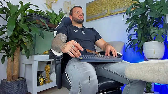 Snapshot of Johnnygrayson1 chatting on 10, 5, 2026 Johnnygrayson1 online show from 10, 5, 2026