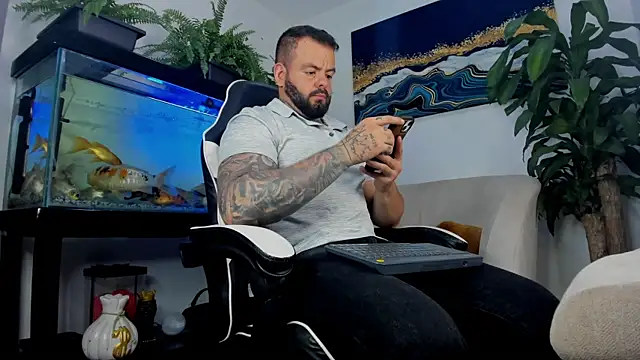 Snapshot of Johnnygrayson1 chatting on 12, 7, 2026 Johnnygrayson1 online show from 12, 7, 2026