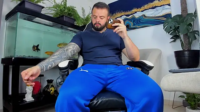 Snapshot of Johnnygrayson1 chatting on 31, 5, 2026 Johnnygrayson1 online show from 31, 5, 2026