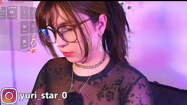 Snapshot of Yuri_Stars chatting on 1, 11, 2025 Yuri Stars online show from 1, 11, 2025