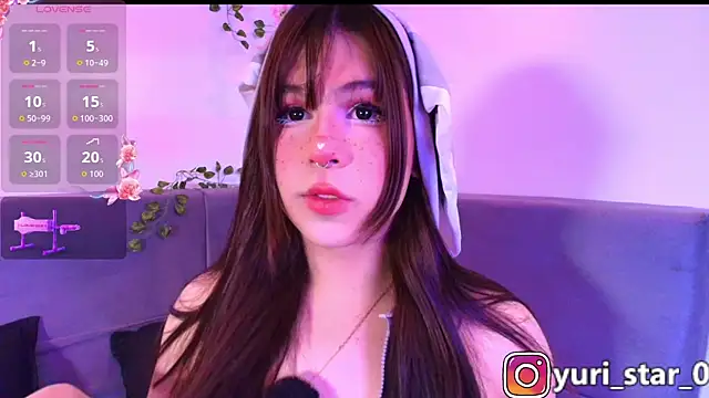 Snapshot of Yuri_Stars chatting on 25, 11, 2025 Yuri Stars online show from 25, 11, 2025