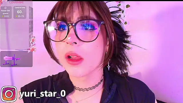 Snapshot of Yuri_Stars chatting on 6, 11, 2025 Yuri Stars online show from 6, 11, 2025