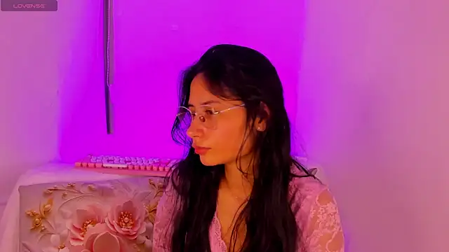 NayeCloud online show from 27, 2, 2026