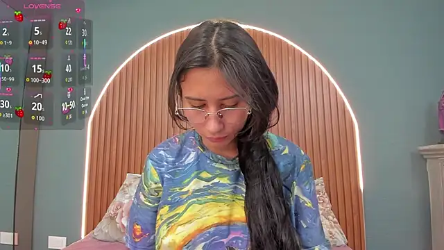 NayeCloud online show from 2, 12, 2025