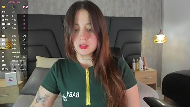 Sabrina Lennox online show from 10, 3, 2025