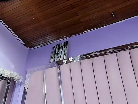 Sasha Petitte online show from 17, 12, 2025