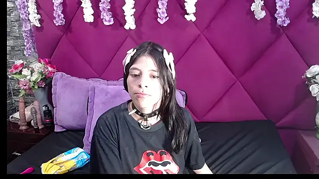 Snapshot of Sasha_Petitte chatting on 3, 3, 2025 Sasha Petitte online show from 3, 3, 2025