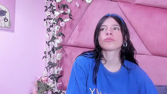 Snapshot of Sasha_Petitte chatting on 19, 3, 2025 Sasha Petitte online show from 19, 3, 2025