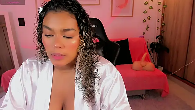 aleja montiel   online show from 16, 4, 2026