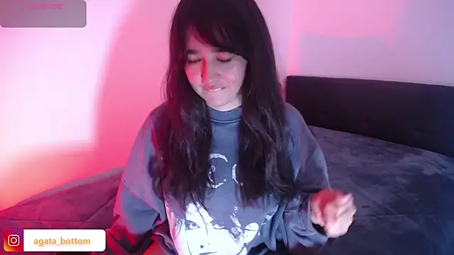 NewAgatha Bolton online show from 24, 11, 2025