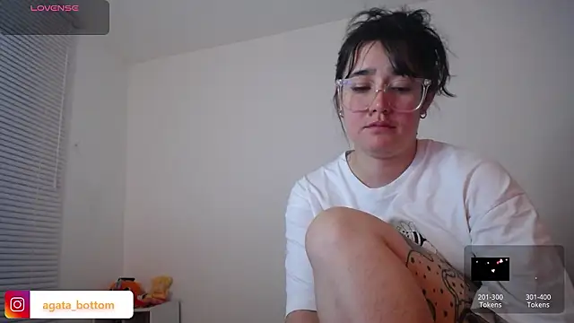 NewAgatha Bolton online show from 12, 2, 2026