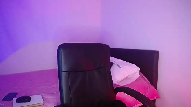 NewAgatha Bolton online show from 21, 4, 2026