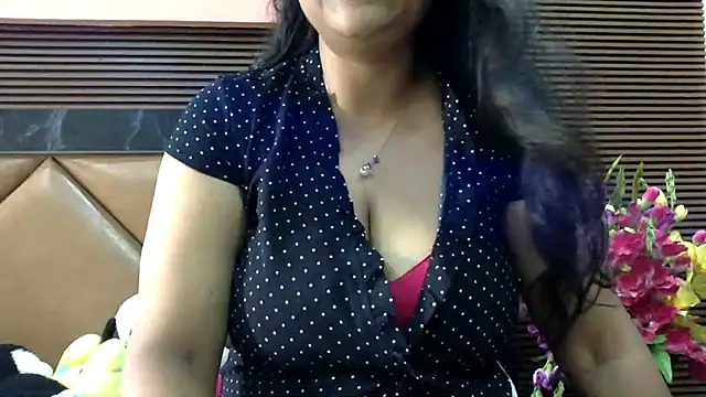 Snapshot of HaaniKaur chatting on 11, 9, 2025 HaaniKaur online show from 11, 9, 2025