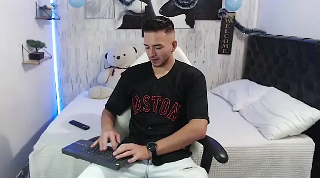 tommycash 777 online show from 5, 12, 2024