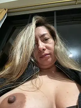 Snapshot of xLadyScarlettx chatting on 4, 2, 2025 xLadyScarlettx online show from 4, 2, 2025