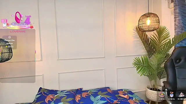 Snapshot of luandy chatting on 12, 10, 2025 luandy online show from 12, 10, 2025