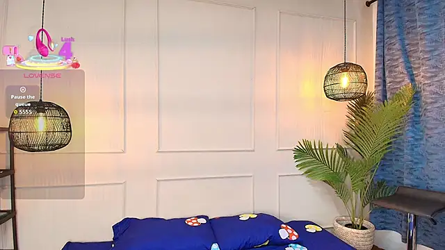 Snapshot of luandy chatting on 4, 11, 2025 luandy online show from 4, 11, 2025