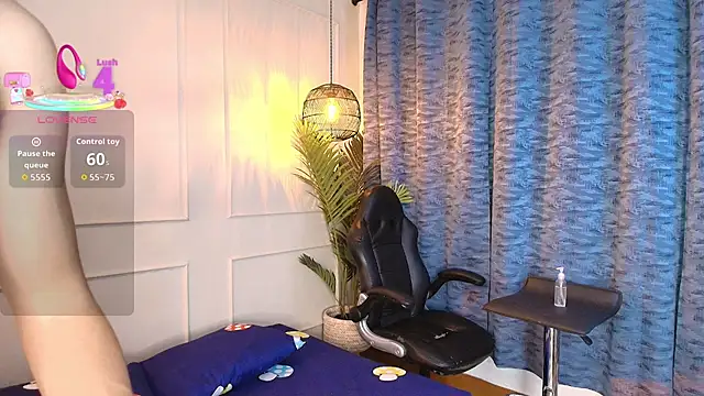 Snapshot of luandy chatting on 24, 11, 2025 luandy online show from 24, 11, 2025