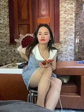 Snapshot of LiLi-Kirix99 chatting on 4, 6, 2026 LiLi-Kirix99 online show from 4, 6, 2026