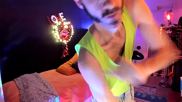 Snapshot of leatherz69 chatting on 8, 3, 2025 leatherz69 online show from 8, 3, 2025