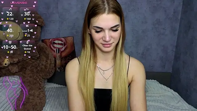 Hellen Moore online show from 29, 10, 2025