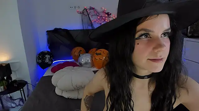 CassieEvans online show from 26, 10, 2025