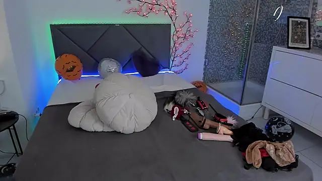 CassieEvans online show from 24, 11, 2025