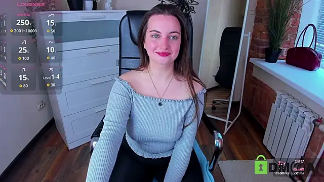 Snapshot of Astarte_Aste chatting on 5, 10, 2025 Astarte Aste online show from 5, 10, 2025