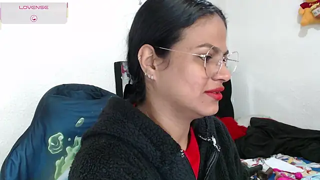 Snapshot of SweetAlmaa chatting on 10, 11, 2025 SweetAlmaa online show from 10, 11, 2025